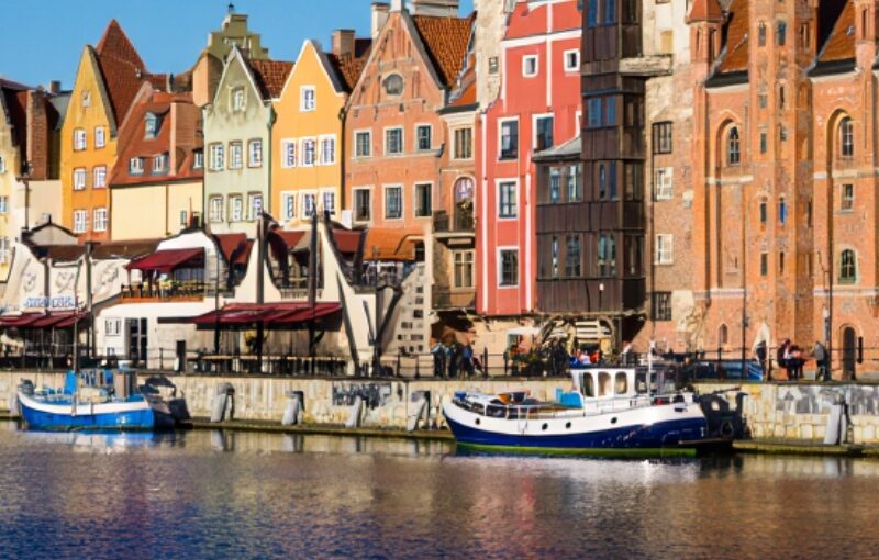 polonia agosto single