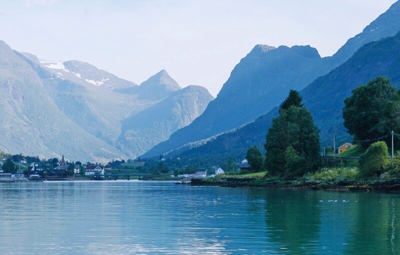 fiordos noruegos en septiembre